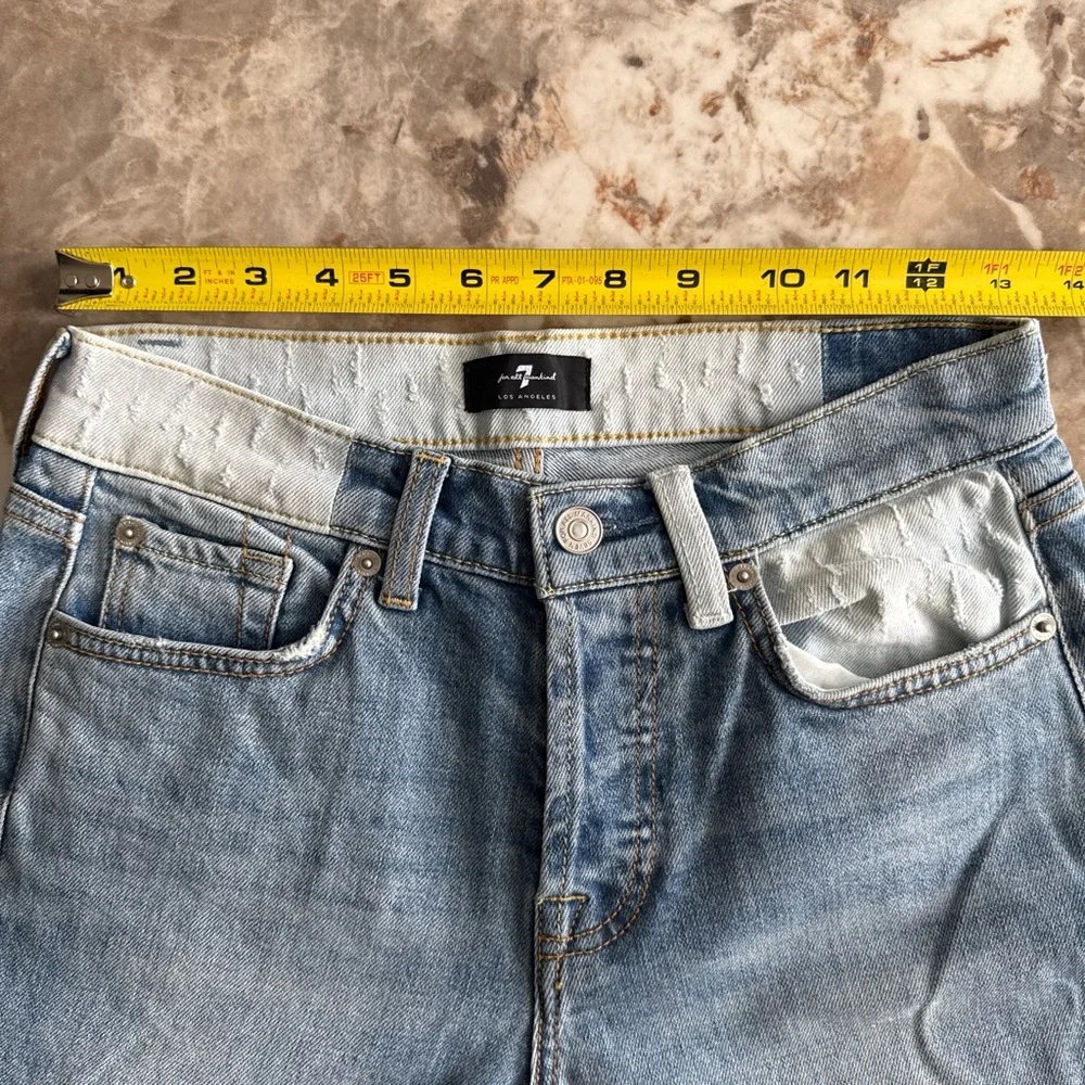 EUC 7 for All Mankind Light Wash Women's Skinny Jeans with Subtle Distress - Picture 6 of 9